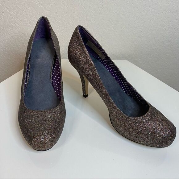 Glittery NWOT High Heel Pumps Sz 7 - Picture 5 of 7